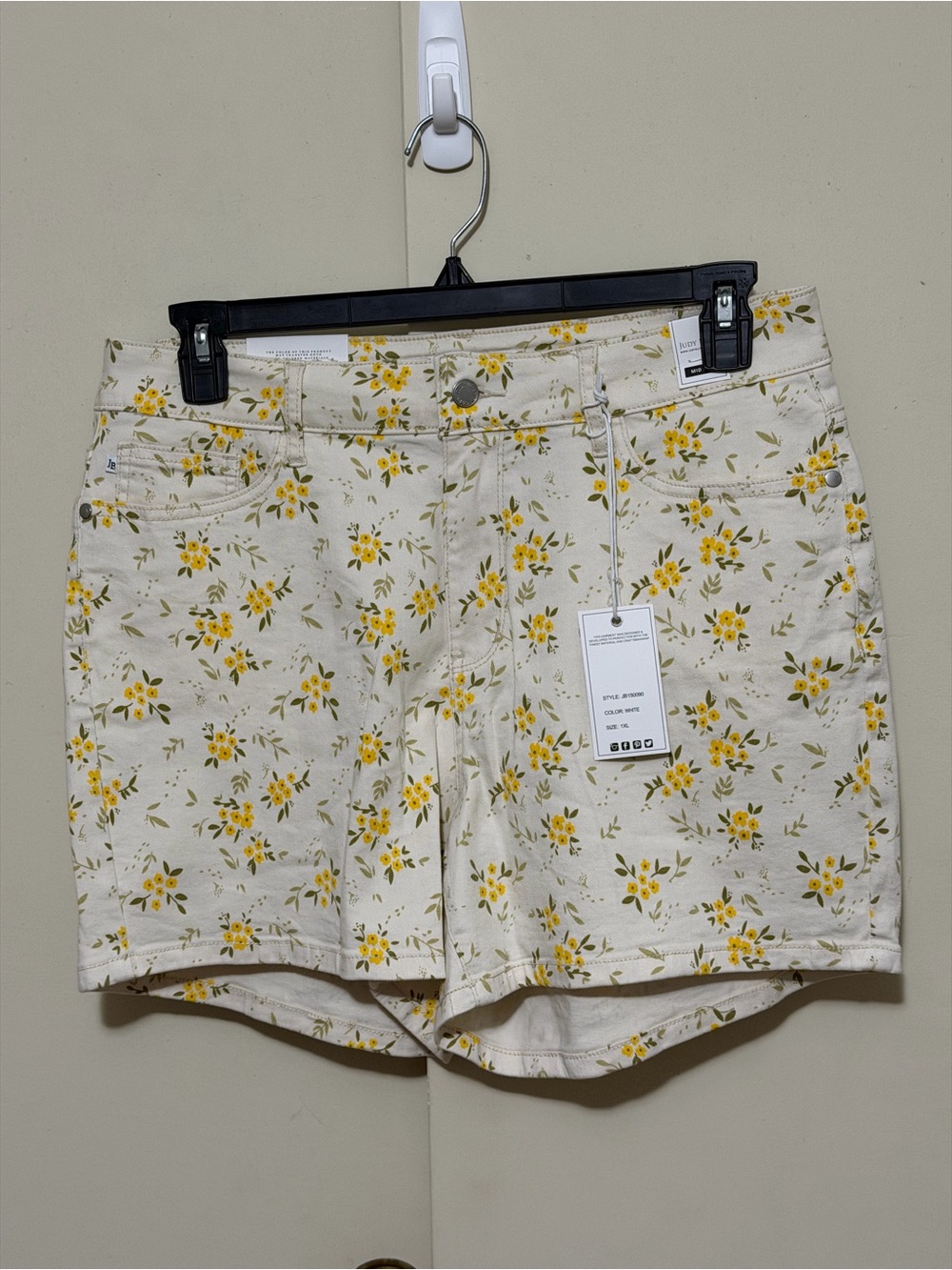 Judy Blue Floral Print Women's Cotton Shorts - Cream with Yellow Flowers